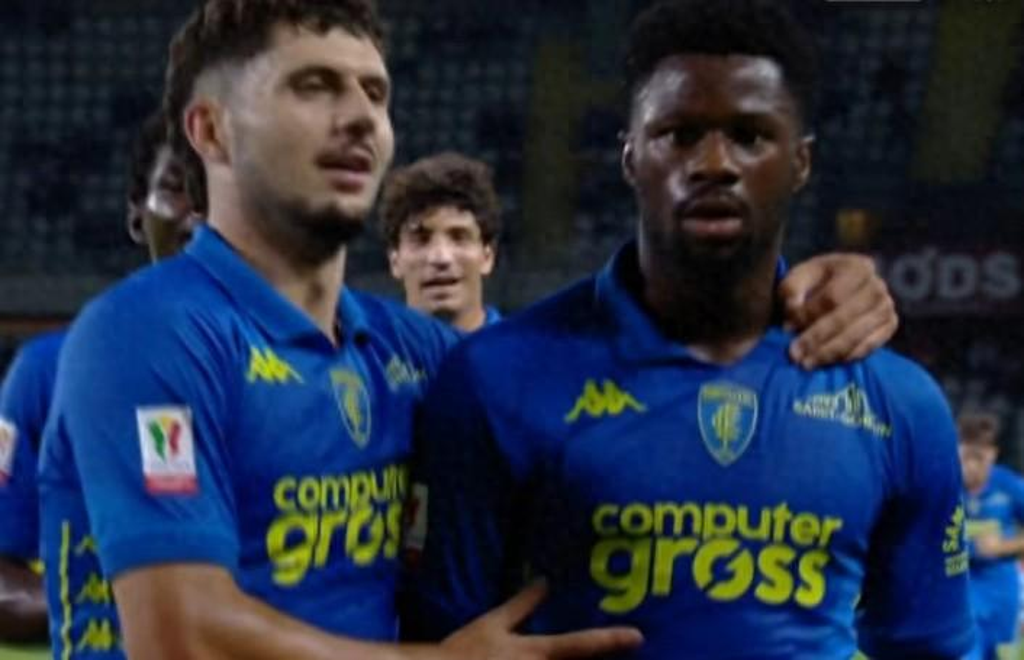 包含AC米兰主场不敌豪门，领头羊位置不保的词条