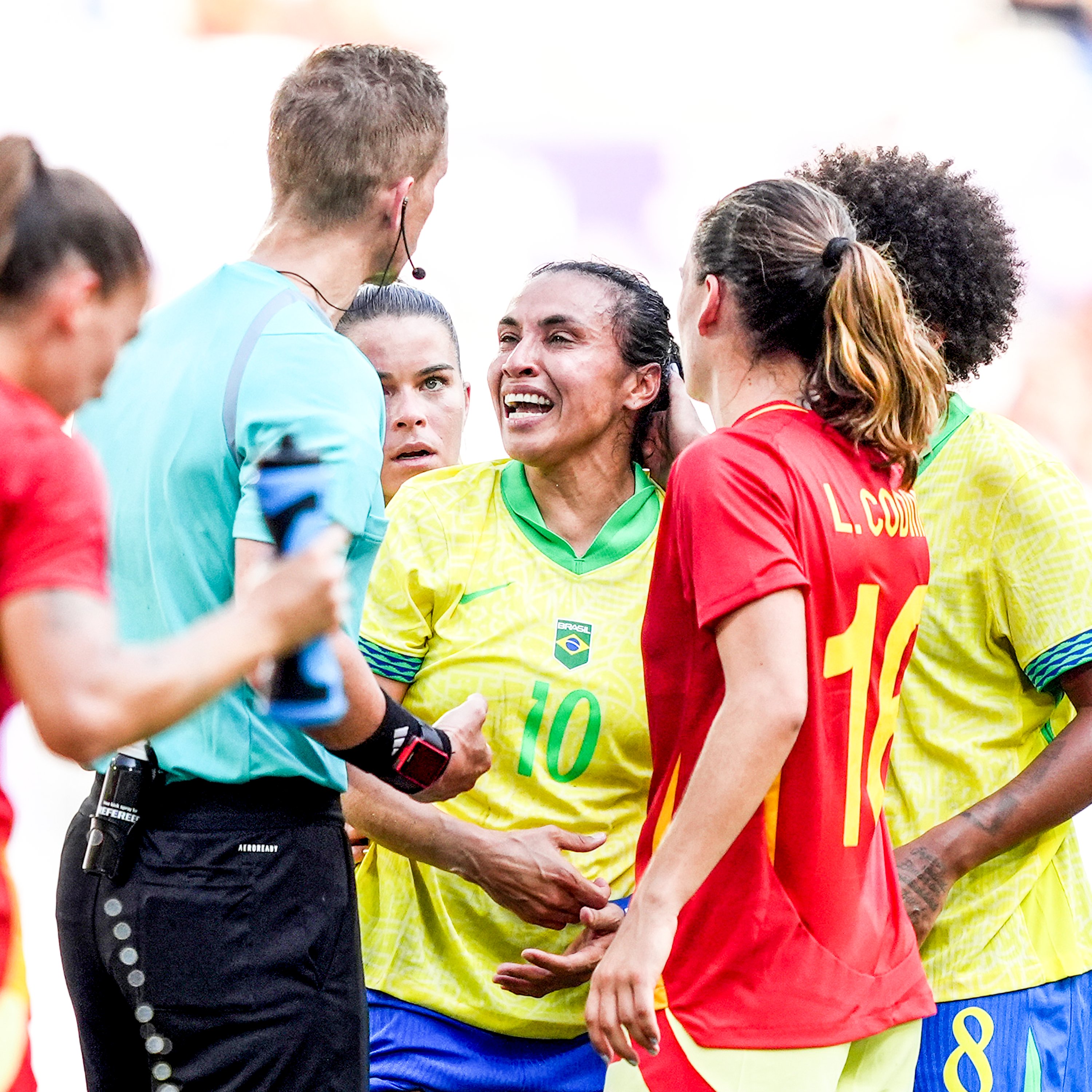 巴西女足豪取五连胜，夺得冠军