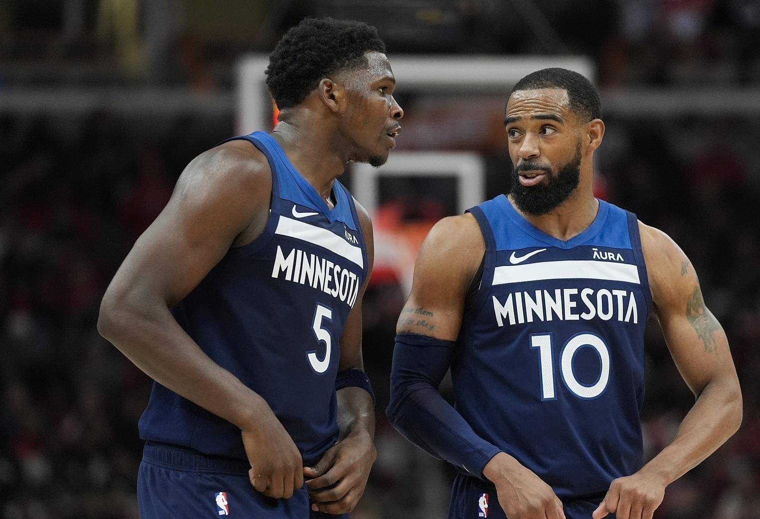 森林狼不敌凯尔特人,唐斯全力以赴无力回天 森林狼不敌凯尔特人,唐斯全力以赴无力回天