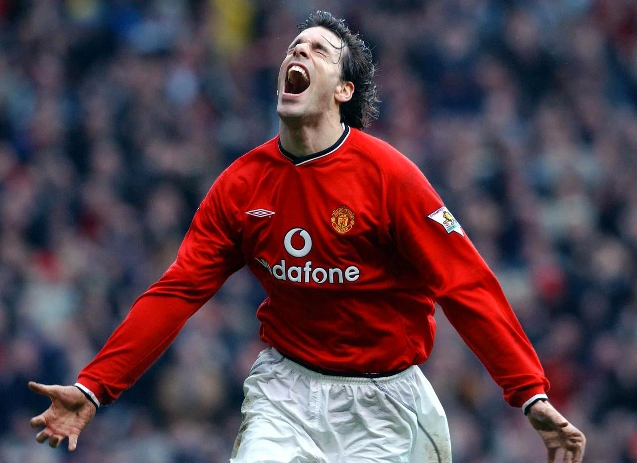 曼联后防失误频发,教练组展开强化训练的简单介绍 曼联后防失误频发,教练组展开强化训练的简单介绍