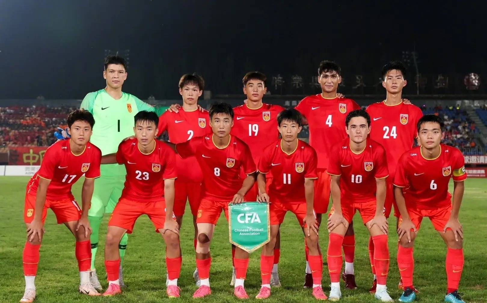 越南球队突围成功,晋级八强 越南球队突围成功,晋级八强