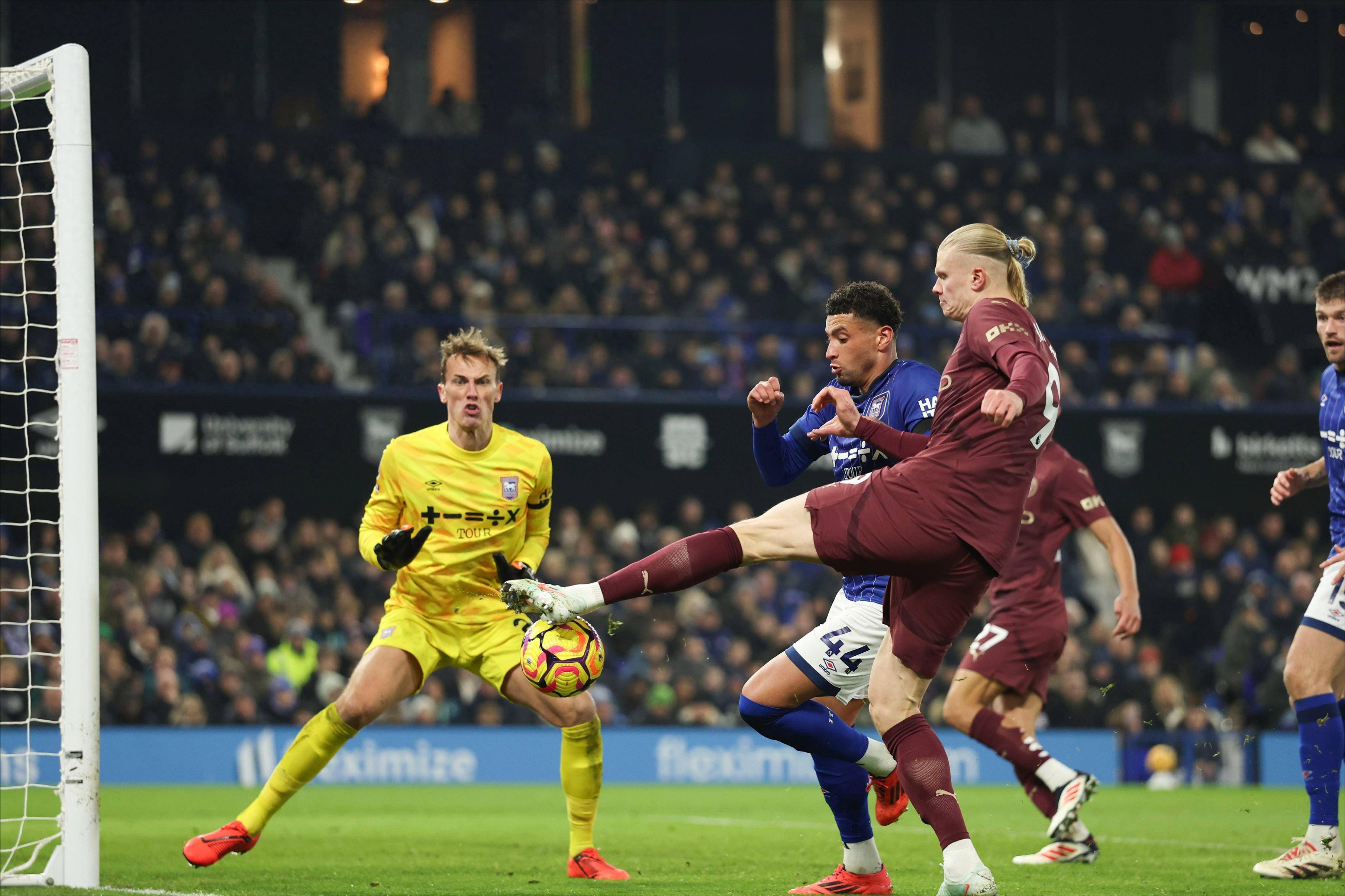 包含马赛主场逼平曼城,晋级希望渺茫的词条 包含马赛主场逼平曼城,晋级希望渺茫的词条