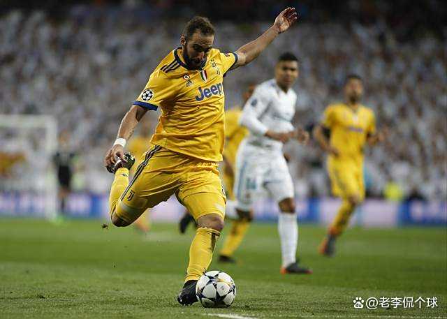 西甲豪门再度交锋,激情碰撞无遗 西甲豪门再度交锋,激情碰撞无遗