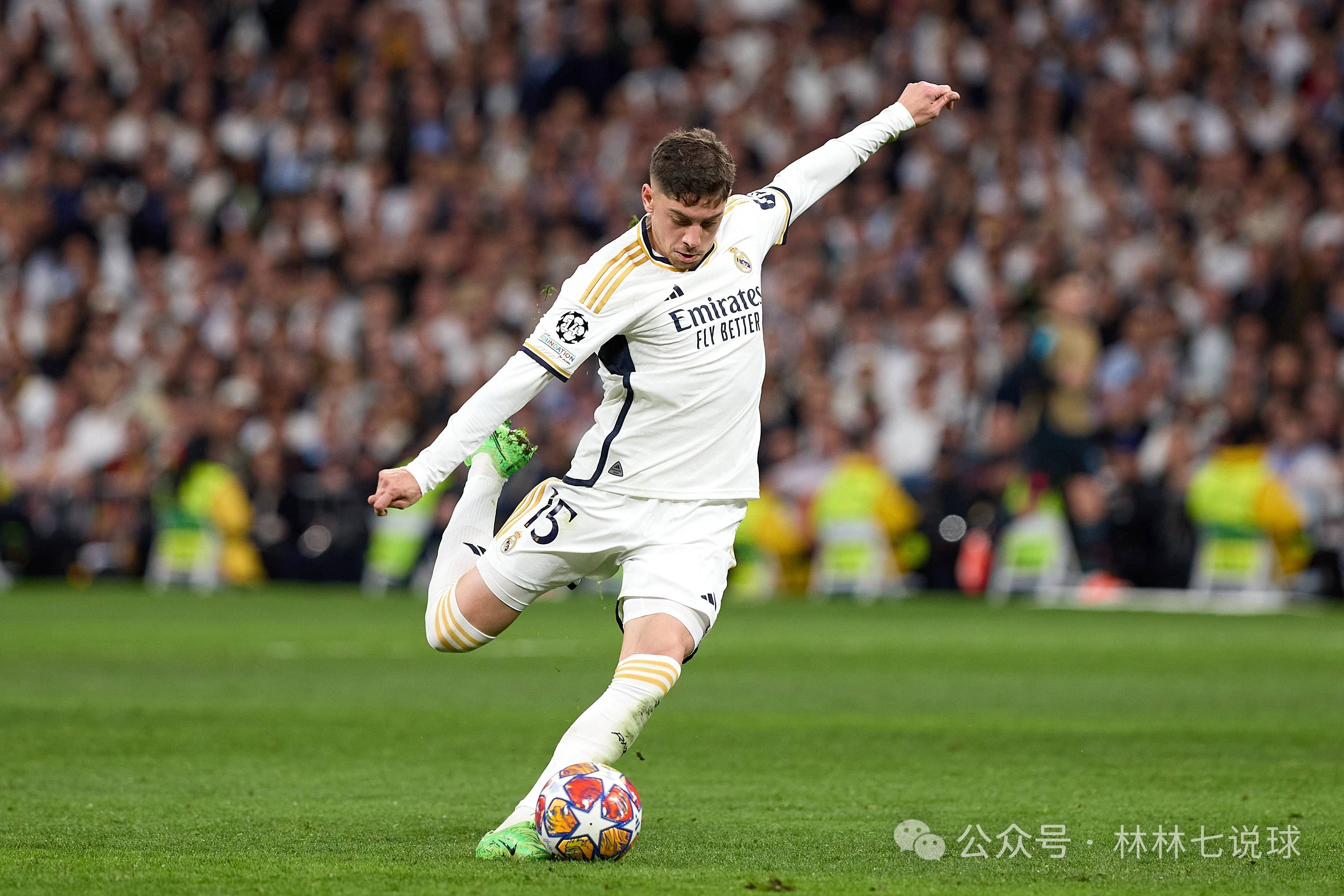 西甲豪门再度交锋,激情碰撞无遗 西甲豪门再度交锋,激情碰撞无遗