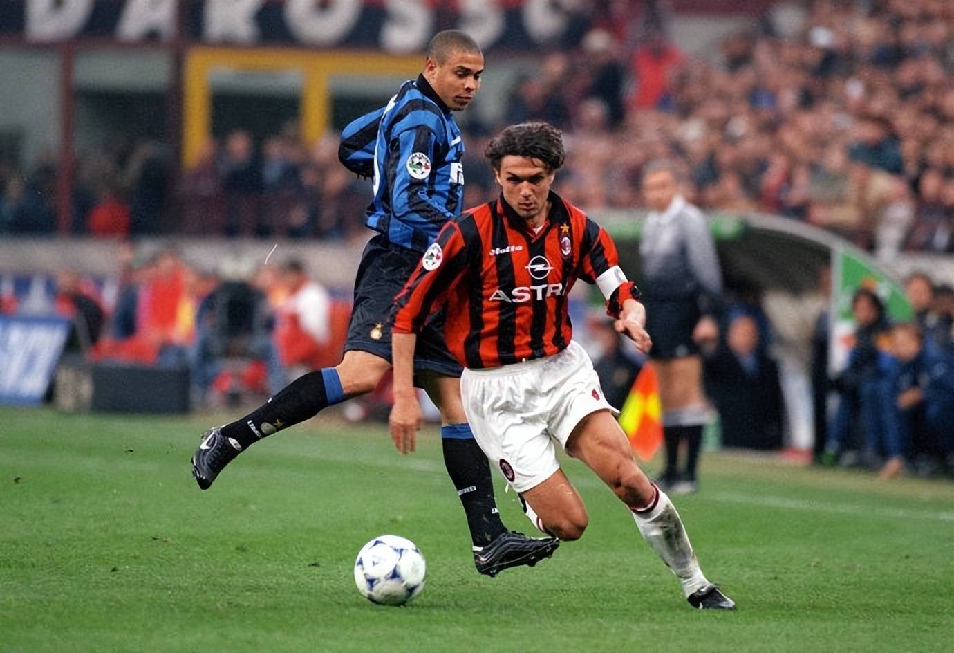 足球比赛中的精彩瞬间让人欲罢不能！的简单介绍