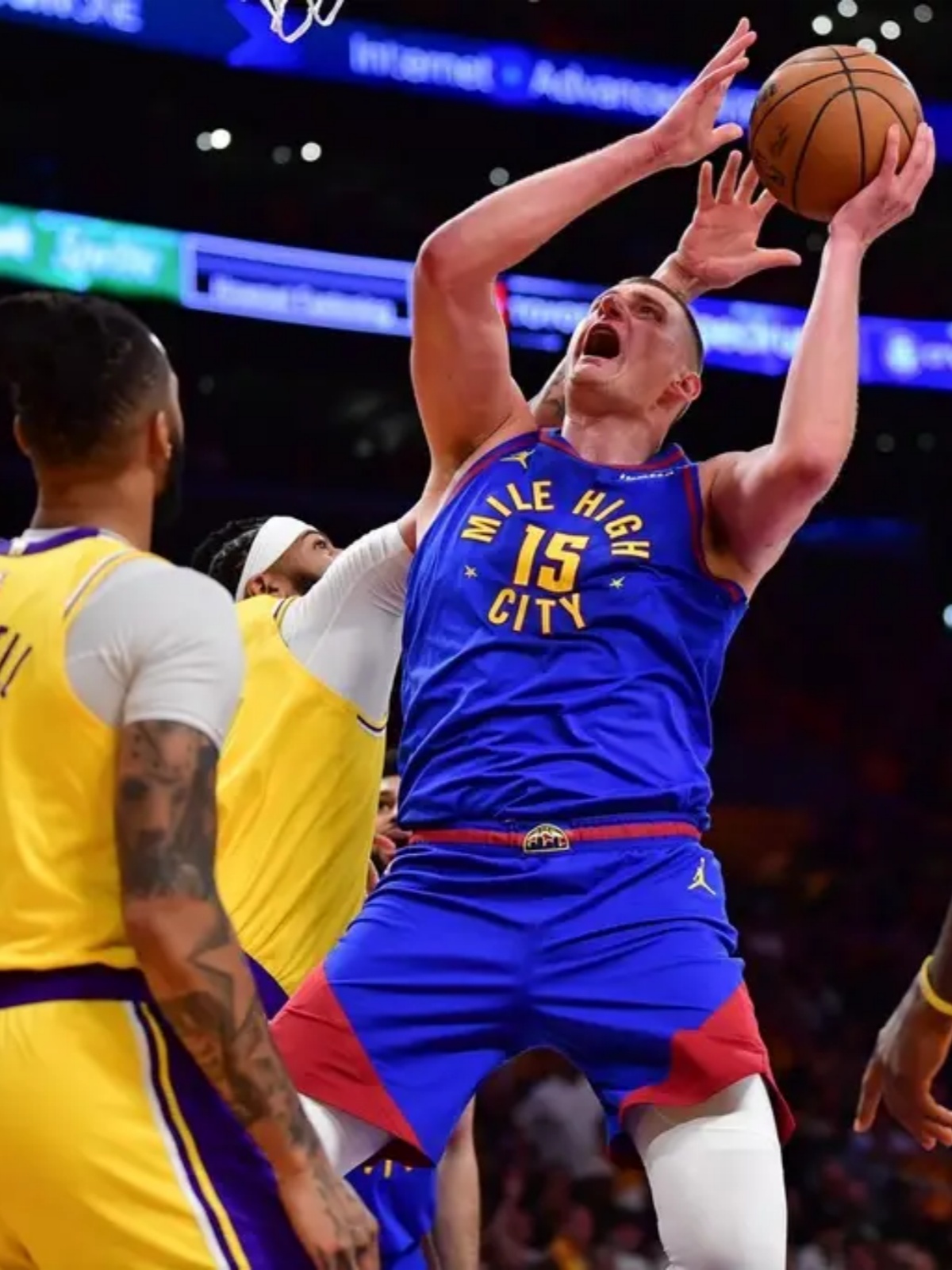 卓尔主场击败恒大，取得关键胜利