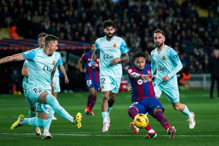 包含巴塞罗那主场大胜马竞输给了皇家社会的词条 包含巴塞罗那主场大胜马竞输给了皇家社会的词条