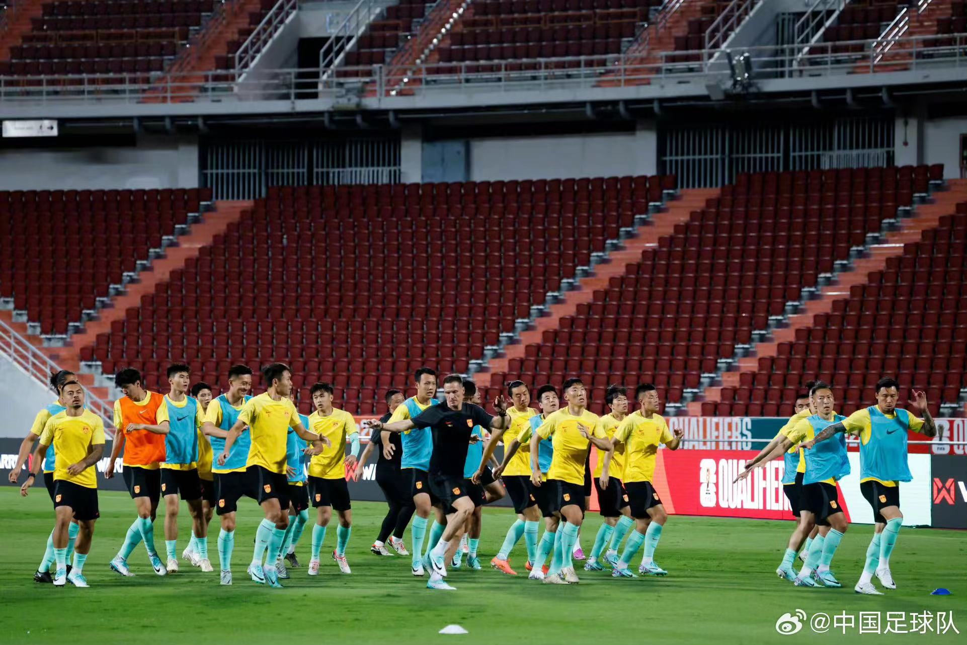 中国足球超级联赛首轮比赛圆满落幕