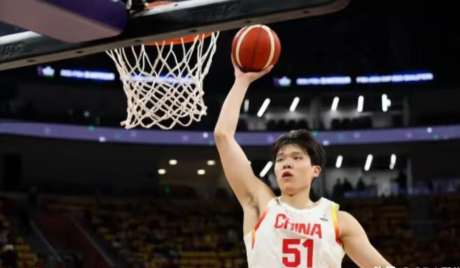 防守出色,球队在赛场上展现稳固实力 防守出色,球队在赛场上展现稳固实力