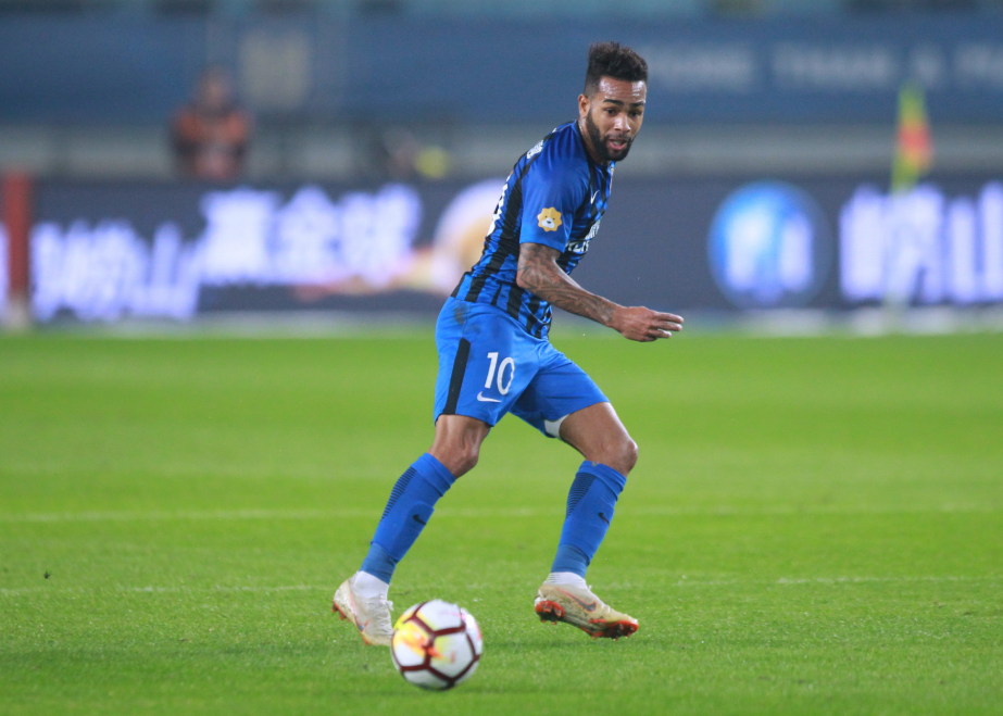 包含乌迪内斯新援首秀破门，助力建功的词条