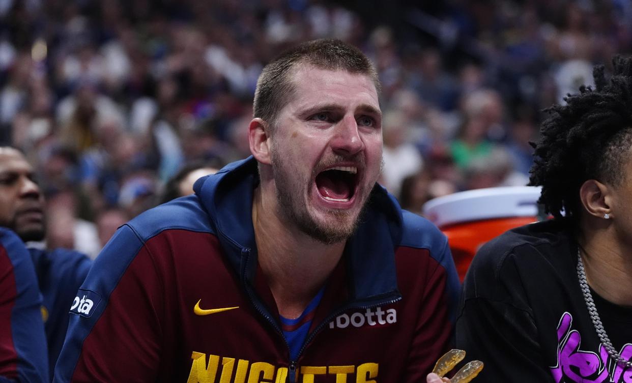 雄鹿主场击败掘金,保持不败之身 雄鹿主场击败掘金,保持不败之身