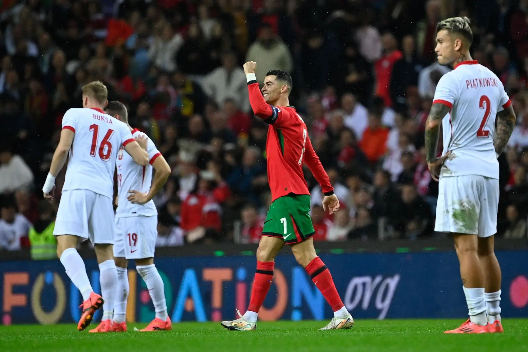 葡萄牙队翻盘波兰队，张继科带队取胜