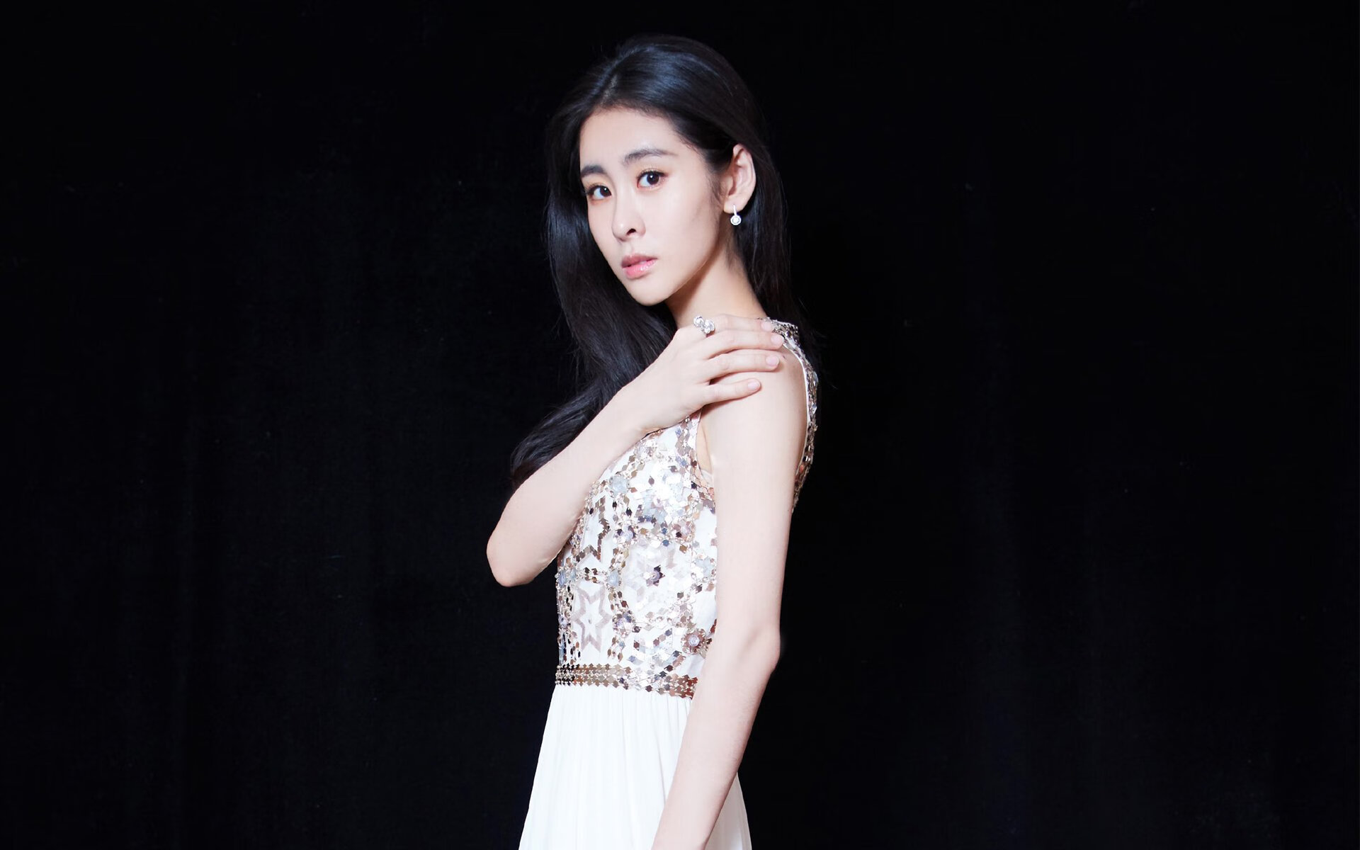 个人英雄与团队力量,苏亚雷斯关键制胜与伊拉克横扫雷恩的启示