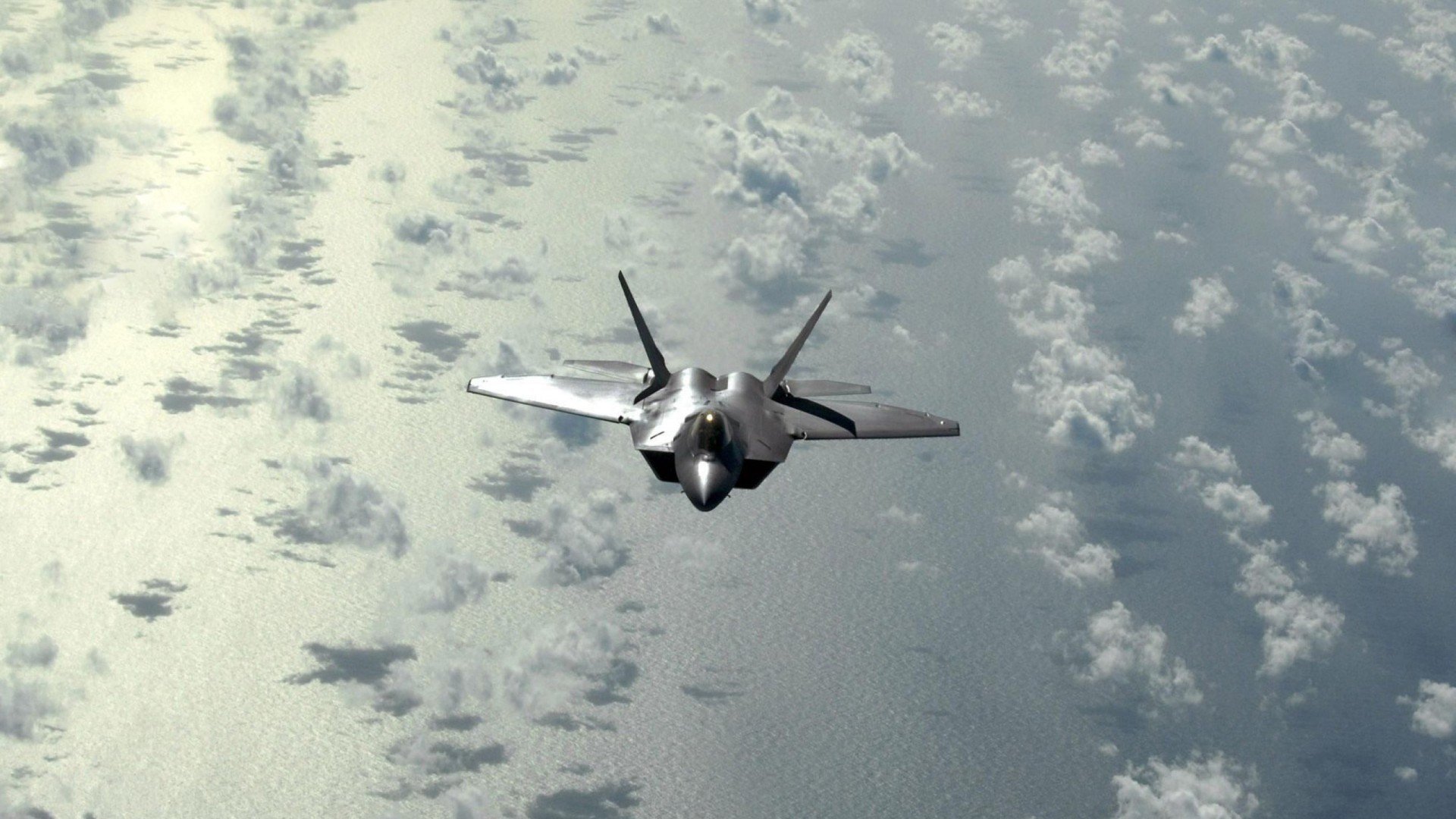 球衣飘飘惊艳全场雷霆,红衣军团如何让意甲冠军俯首称臣?