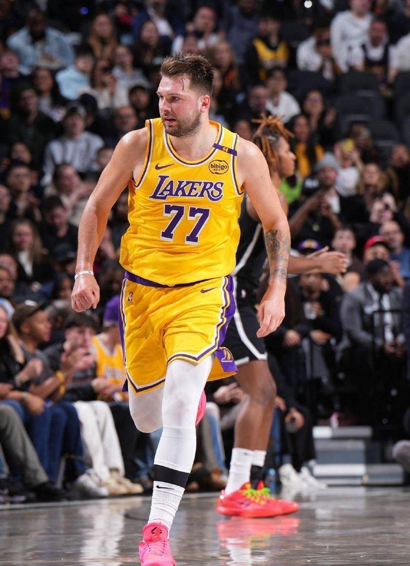 新疆队单节拉开公牛，东契奇存在感拉满